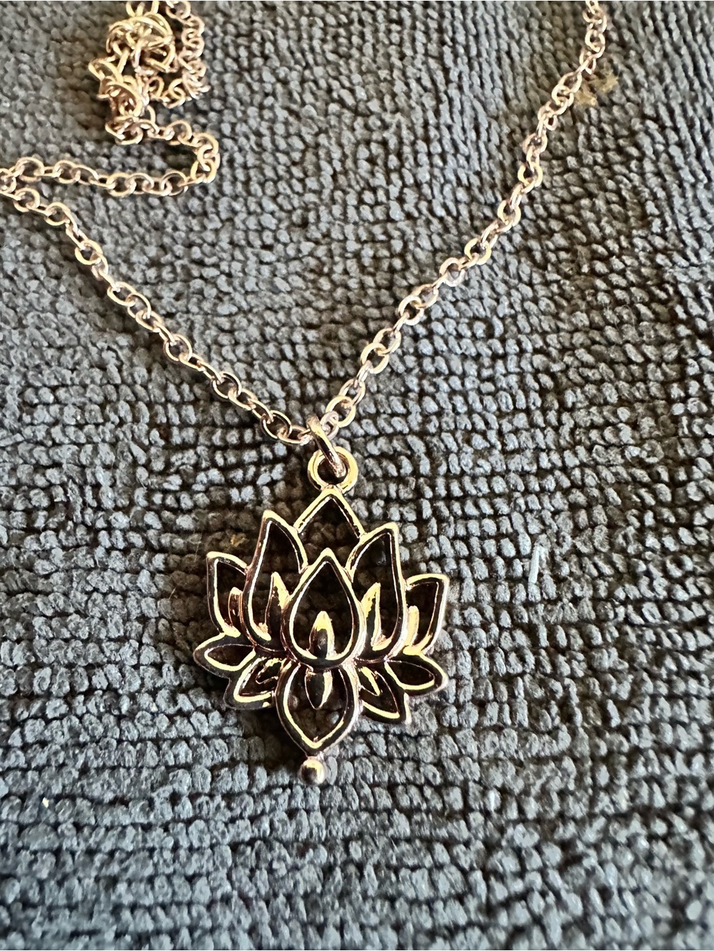 Elegant Lotus Pendant Necklace - gold Tone